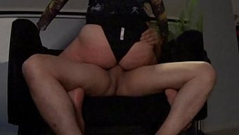 一个美丽的妻子,拥有...