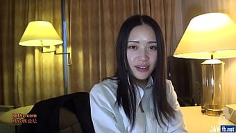 业余日本女孩在硬核三...