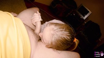 Cfnm少女给已婚男人口交