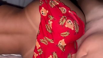 真正的业余妻子用短裤...