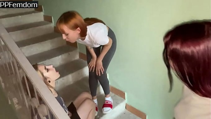 女同支配,口水横飞,还有人类烟灰缸,激情四射的百合盛宴