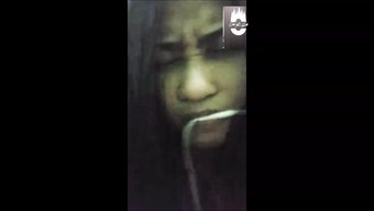 大屁股的亚洲少女变得...