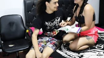 成熟的继女自制的阴部...