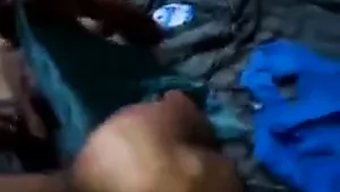 印度新婚妻子和她的情...