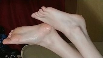 18岁少女(18+)...