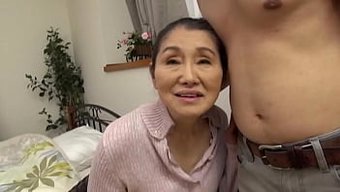 亚洲熟女用感性的阴道...