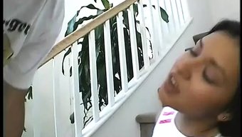 与性感的拉丁美女进行...