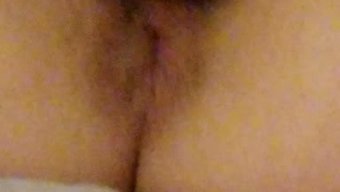 熟女妻子与新朋友在热...