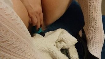 奶奶用震动棒和内衣的...