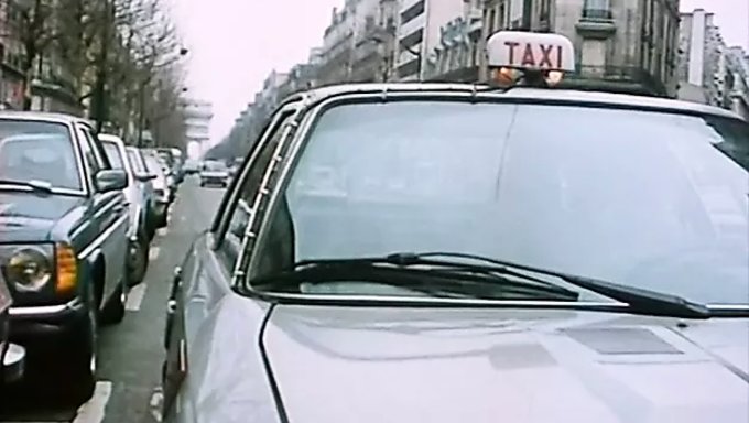 玛丽琳·杰斯在一部惊人的法国复古色情片中