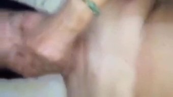 老年亚洲女士在业余视...