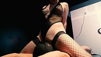 18岁的女主人在bd...