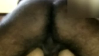 印度成熟女人的家在晚...