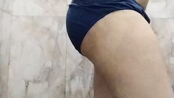 印度少女的硬自慰会话...