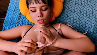 热辣的青少年视频中射...