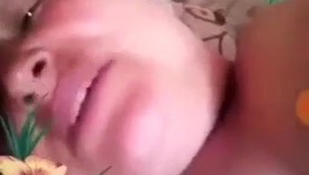 成熟的美胖女人拥有大...