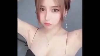 中国女孩无缘无故地在...