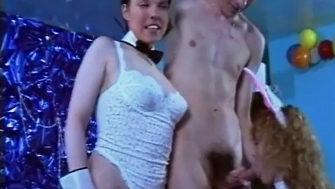 少女(18+)Laetitia被法国业余爱好者肛交