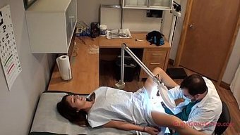 天真的少女alexa...