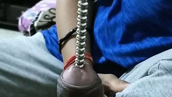 女人用插入的方式发出...