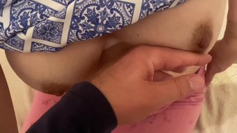 年轻的印度女孩pri...