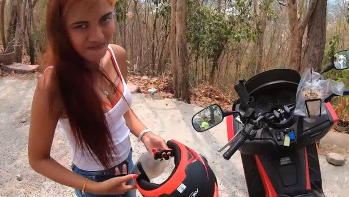 泰国业余女友口交并在摄像机前被操