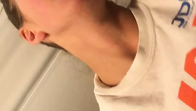 我的前女友是个淘气的骗子,喜欢被狠狠地操