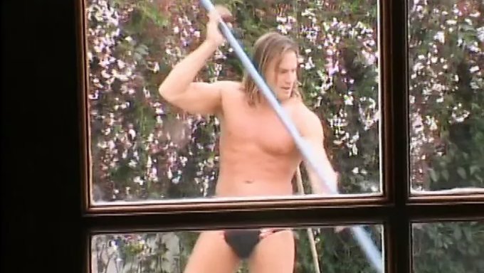一个惊人的棕发女郎被一个英俊的男人舔和操她的阴部