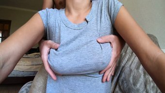 年轻女孩从大乳头刺激...
