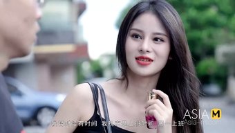 18岁的亚洲女孩自制...