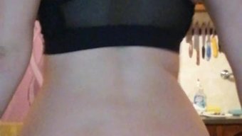欧洲美女在透明的服装...