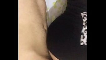 与性感侄女的狂野夜晚...
