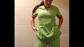真正的熟女宝贝在磨砂...