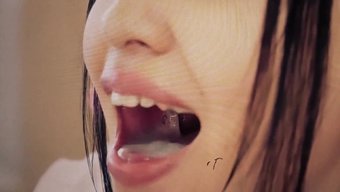 强烈的高潮:口中射精...