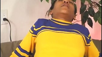 火辣的黑美人啦啦队妹...