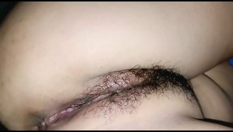 印度哥哥利用嫂子的激...