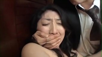 家庭主妇只好屁眼里操...