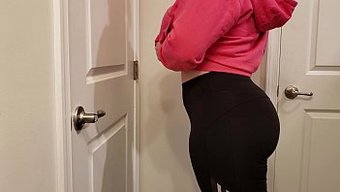 肥胖金发女郎的新内衣...