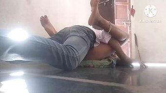 禁忌爱好者在家中沉迷...