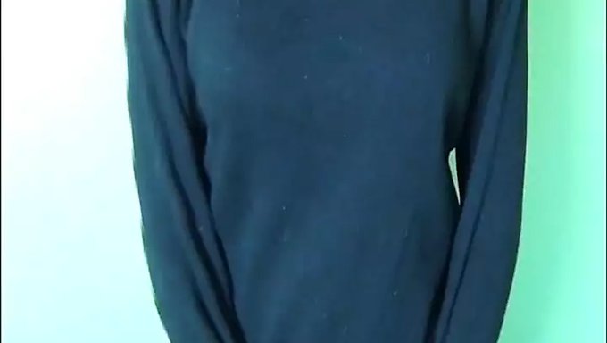 贾娜的棕色眼睛和挺拔的乳房在这个pov视频中偷走了这个节目
