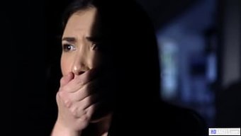 与成熟女人和她的继女...