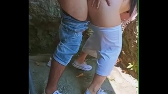 在废弃的房子里进行户...