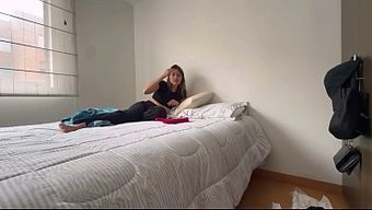 妹子是女同女王的奴隶...