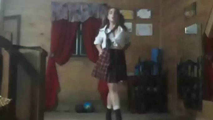 被操的男友被他的拉丁裔学生女友支配