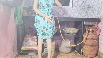 大奶少女和她的继兄弟...