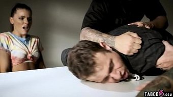少年走私犯被海关双重插入
