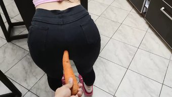 18岁的美国妻子渴望...