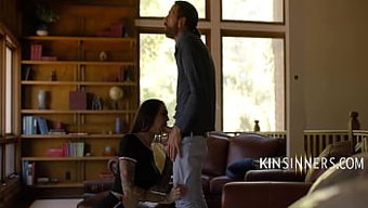 老男人和他的出轨少女...