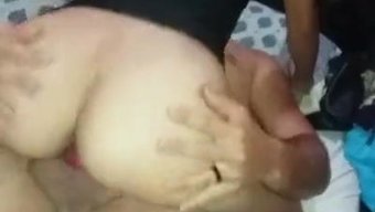 热辣的拉丁裔邻居玩激...