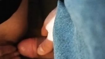 丰满的欧洲熟女在快感中呻吟